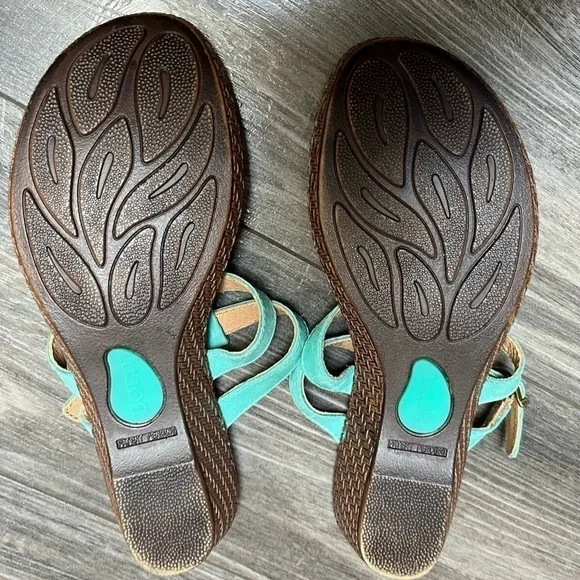Born teal comfortable lightweight boho vacation festival beach sandals Size 7 - Picture 2 of 10